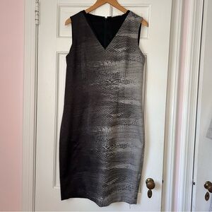 T Tahari Black and Gray Sheath V Neck Sleeveless Midi Dress Size 12